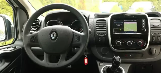 RENAULT Trafic 