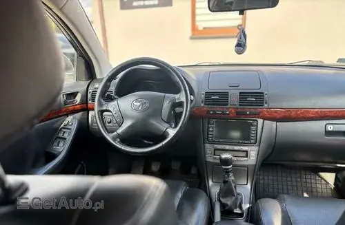 TOYOTA Avensis 