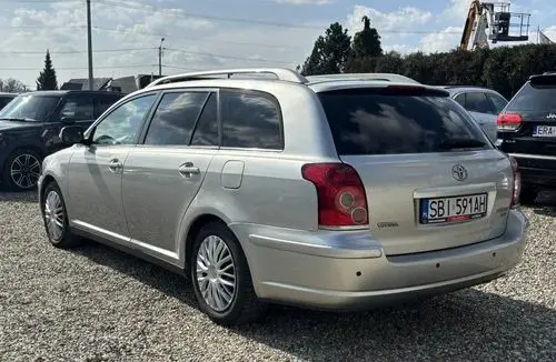 TOYOTA Avensis 