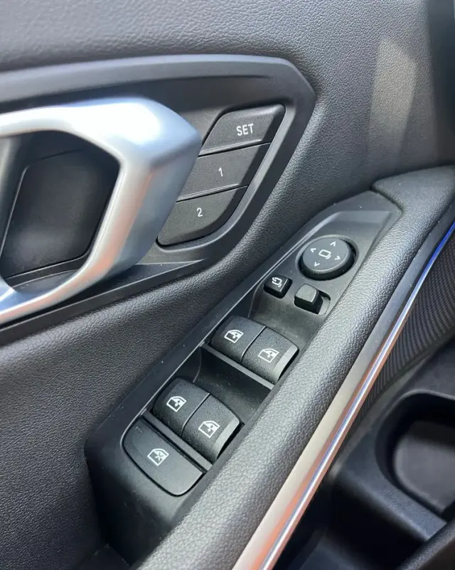 BMW Seria 3 330i Luxury Line sport