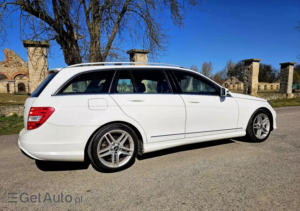 MERCEDES-BENZ Klasa C 180 T 7G-TRONIC AMG Line
