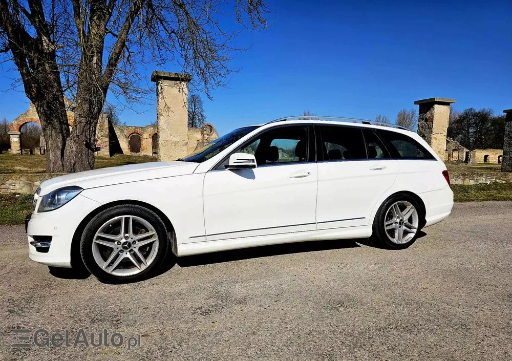 MERCEDES-BENZ Klasa C 180 T 7G-TRONIC AMG Line