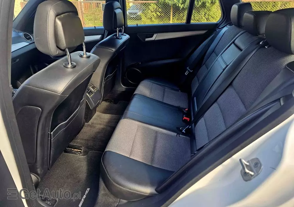 MERCEDES-BENZ Klasa C 180 T 7G-TRONIC AMG Line