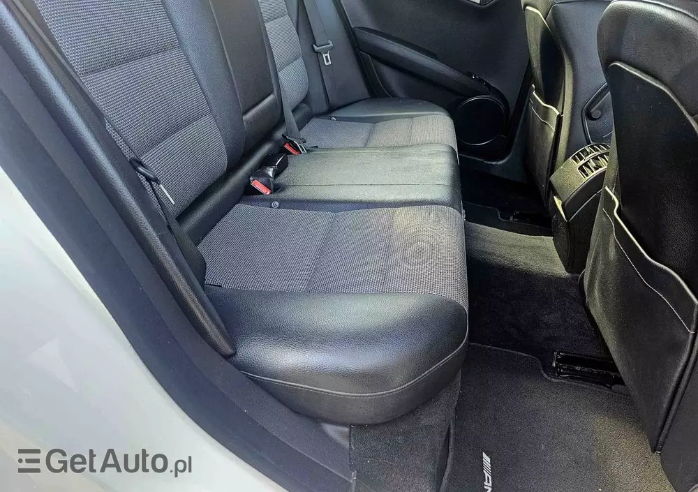 MERCEDES-BENZ Klasa C 180 T 7G-TRONIC AMG Line