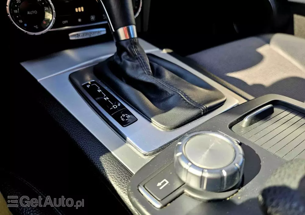 MERCEDES-BENZ Klasa C 180 T 7G-TRONIC AMG Line