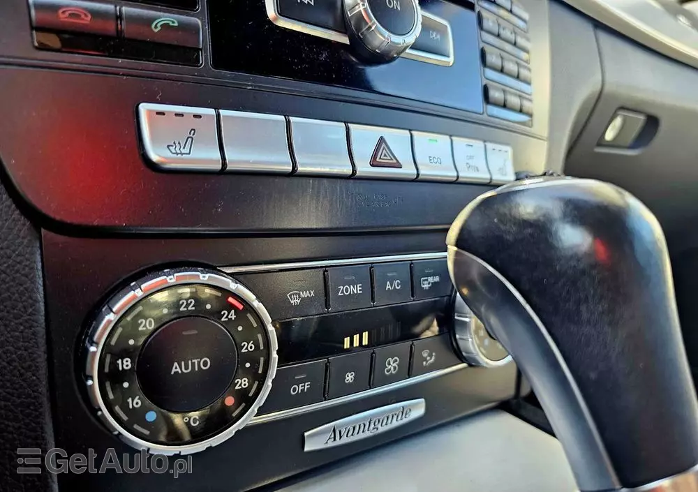 MERCEDES-BENZ Klasa C 180 T 7G-TRONIC AMG Line