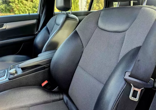 MERCEDES-BENZ Klasa C 180 T 7G-TRONIC AMG Line