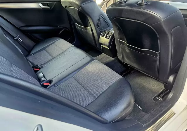 MERCEDES-BENZ Klasa C 180 T 7G-TRONIC AMG Line