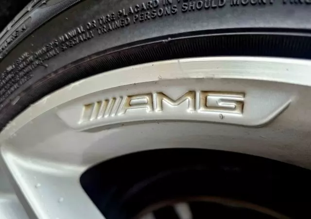 MERCEDES-BENZ Klasa C 180 T 7G-TRONIC AMG Line