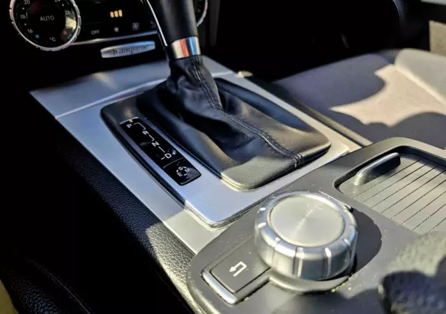 MERCEDES-BENZ Klasa C 180 T 7G-TRONIC AMG Line