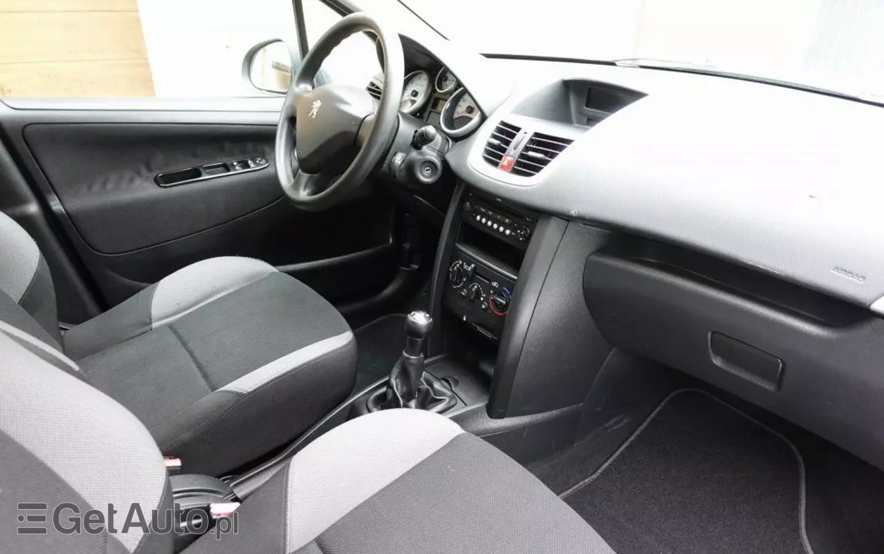 PEUGEOT 207 