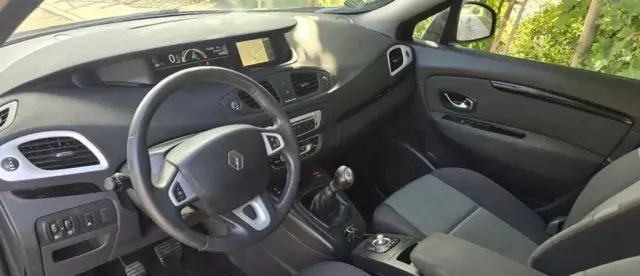 RENAULT Scenic 