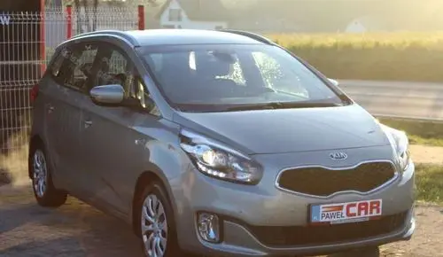 KIA Carens 