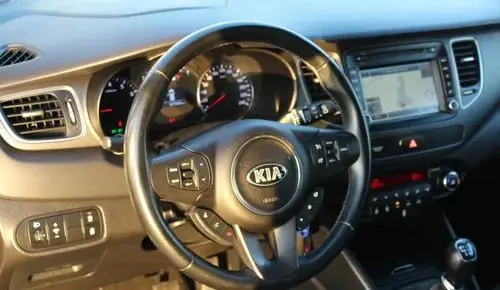 KIA Carens 