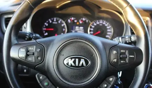 KIA Carens 