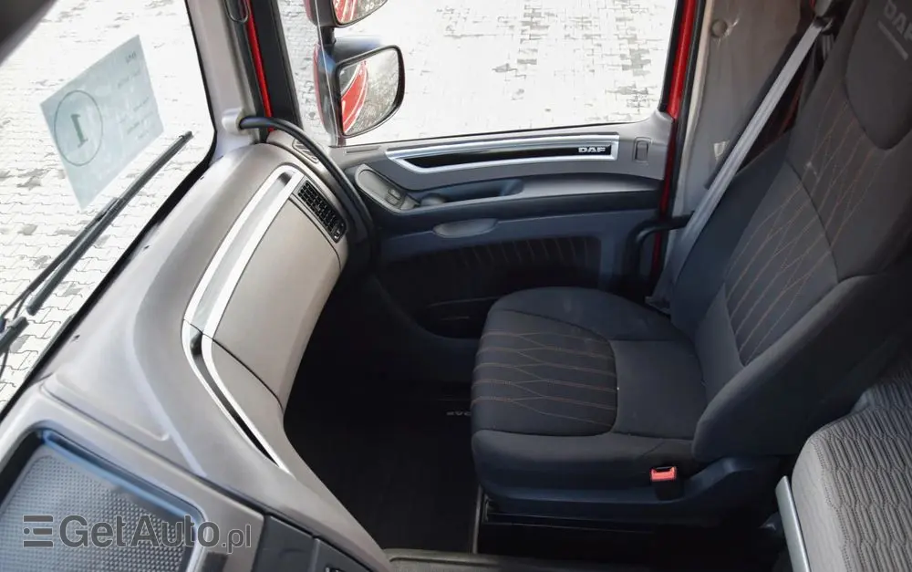 DAF XF530 / SUPER SPACE CAB / HYDRAULIKA / RETARDER / KLIMATYZACJA POSTOJOWA / ACC / NAWIGACJA / KLIMA / LEDY / FULL SPILERY / FULL OPCJA / WERSJA PREMIUM / SERWISOWANY / SPROWADZONY 