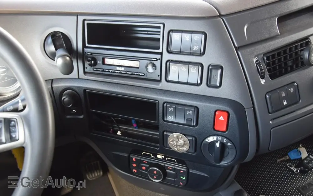 DAF XF530 / SUPER SPACE CAB / HYDRAULIKA / RETARDER / KLIMATYZACJA POSTOJOWA / ACC / NAWIGACJA / KLIMA / LEDY / FULL SPILERY / FULL OPCJA / WERSJA PREMIUM / SERWISOWANY / SPROWADZONY 