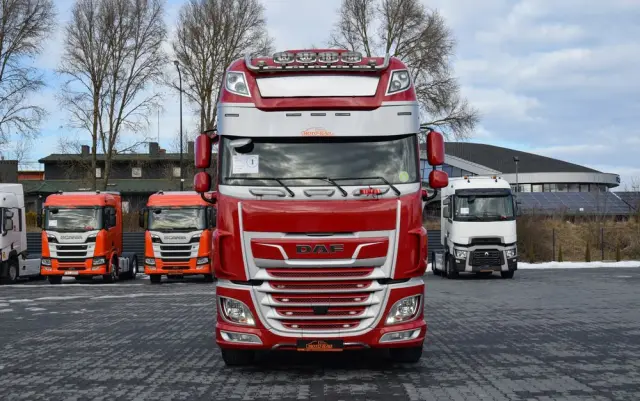 DAF XF530 / SUPER SPACE CAB / HYDRAULIKA / RETARDER / KLIMATYZACJA POSTOJOWA / ACC / NAWIGACJA / KLIMA / LEDY / FULL SPILERY / FULL OPCJA / WERSJA PREMIUM / SERWISOWANY / SPROWADZONY 
