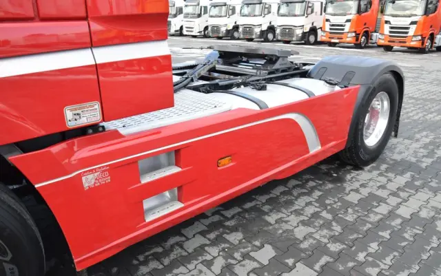 DAF XF530 / SUPER SPACE CAB / HYDRAULIKA / RETARDER / KLIMATYZACJA POSTOJOWA / ACC / NAWIGACJA / KLIMA / LEDY / FULL SPILERY / FULL OPCJA / WERSJA PREMIUM / SERWISOWANY / SPROWADZONY 