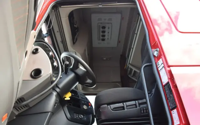 DAF XF530 / SUPER SPACE CAB / HYDRAULIKA / RETARDER / KLIMATYZACJA POSTOJOWA / ACC / NAWIGACJA / KLIMA / LEDY / FULL SPILERY / FULL OPCJA / WERSJA PREMIUM / SERWISOWANY / SPROWADZONY 