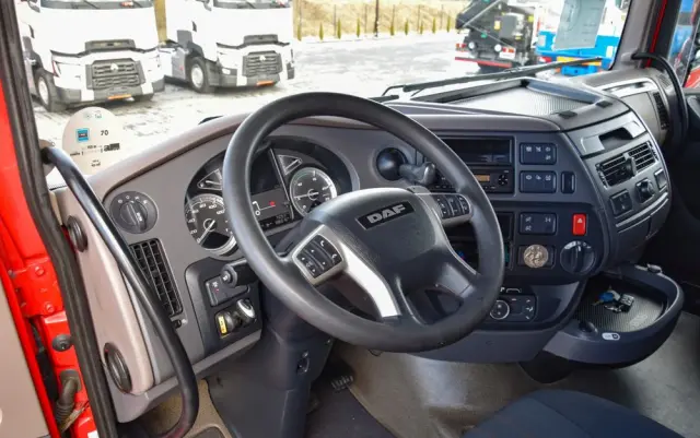 DAF XF530 / SUPER SPACE CAB / HYDRAULIKA / RETARDER / KLIMATYZACJA POSTOJOWA / ACC / NAWIGACJA / KLIMA / LEDY / FULL SPILERY / FULL OPCJA / WERSJA PREMIUM / SERWISOWANY / SPROWADZONY 