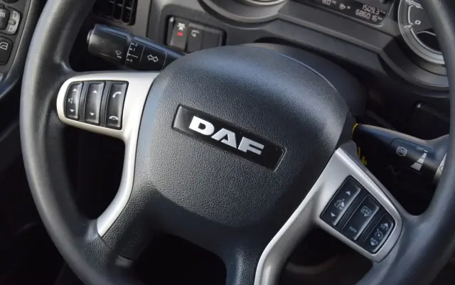 DAF XF530 / SUPER SPACE CAB / HYDRAULIKA / RETARDER / KLIMATYZACJA POSTOJOWA / ACC / NAWIGACJA / KLIMA / LEDY / FULL SPILERY / FULL OPCJA / WERSJA PREMIUM / SERWISOWANY / SPROWADZONY 