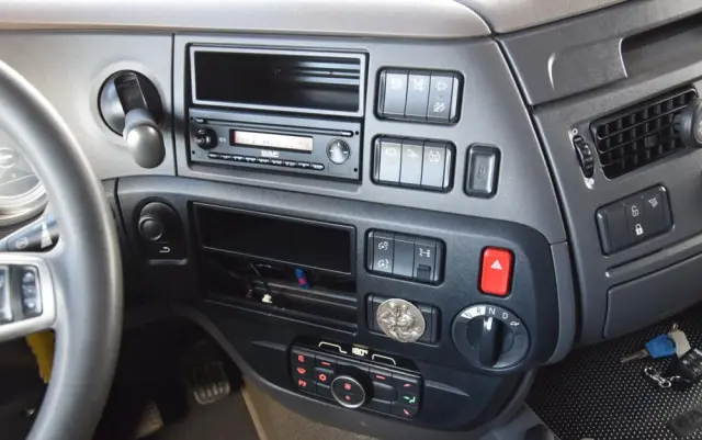 DAF XF530 / SUPER SPACE CAB / HYDRAULIKA / RETARDER / KLIMATYZACJA POSTOJOWA / ACC / NAWIGACJA / KLIMA / LEDY / FULL SPILERY / FULL OPCJA / WERSJA PREMIUM / SERWISOWANY / SPROWADZONY 