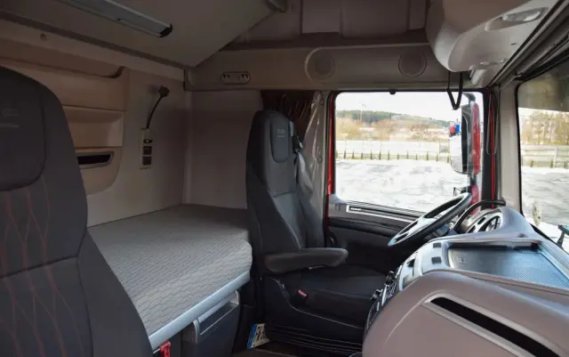 DAF XF530 / SUPER SPACE CAB / HYDRAULIKA / RETARDER / KLIMATYZACJA POSTOJOWA / ACC / NAWIGACJA / KLIMA / LEDY / FULL SPILERY / FULL OPCJA / WERSJA PREMIUM / SERWISOWANY / SPROWADZONY 