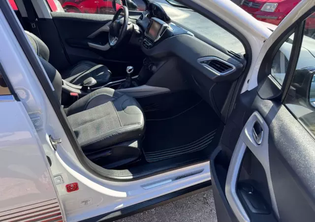 PEUGEOT 2008 1.2 Pure Tech Allure S&S