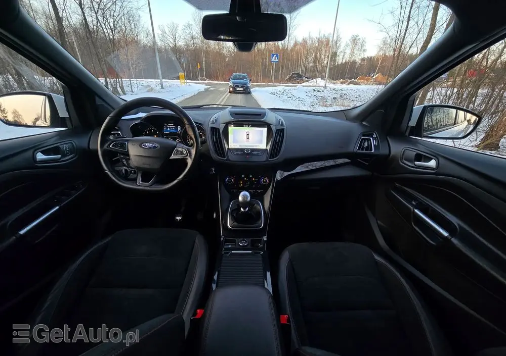 FORD Kuga 2.0 TDCi 2x4 ST-Line