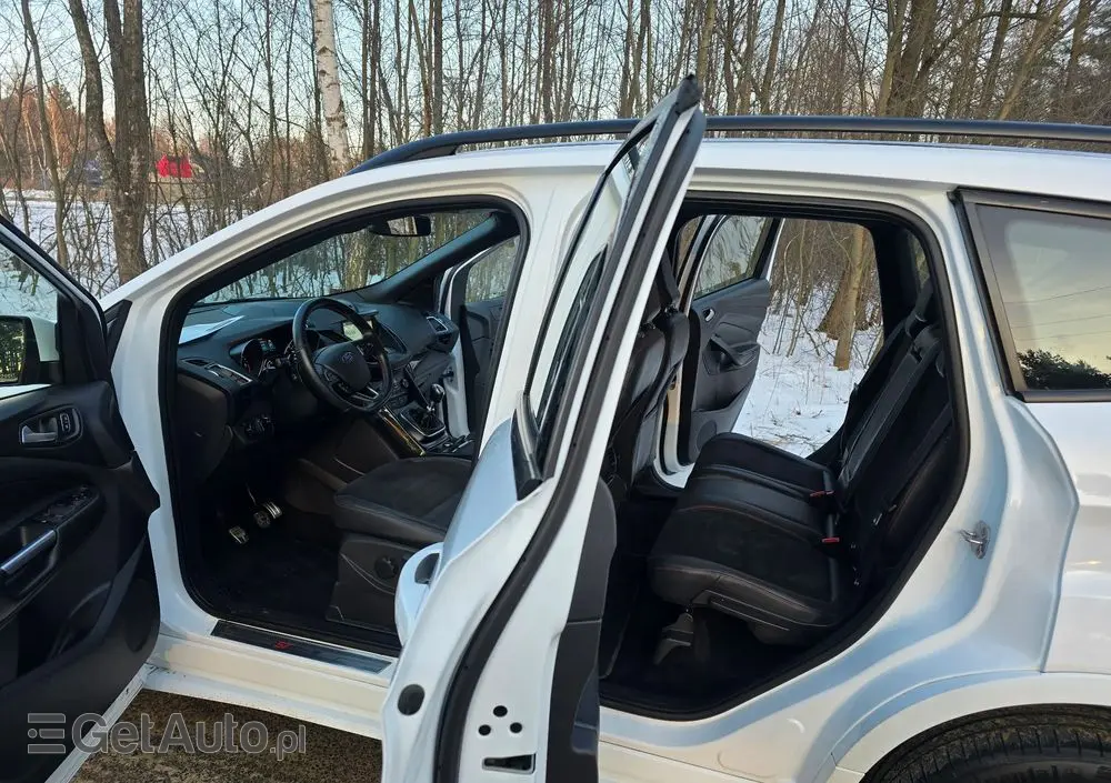 FORD Kuga 2.0 TDCi 2x4 ST-Line