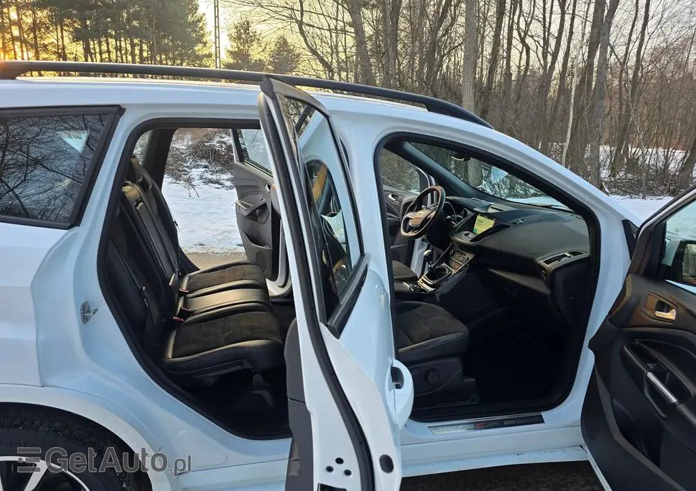 FORD Kuga 2.0 TDCi 2x4 ST-Line