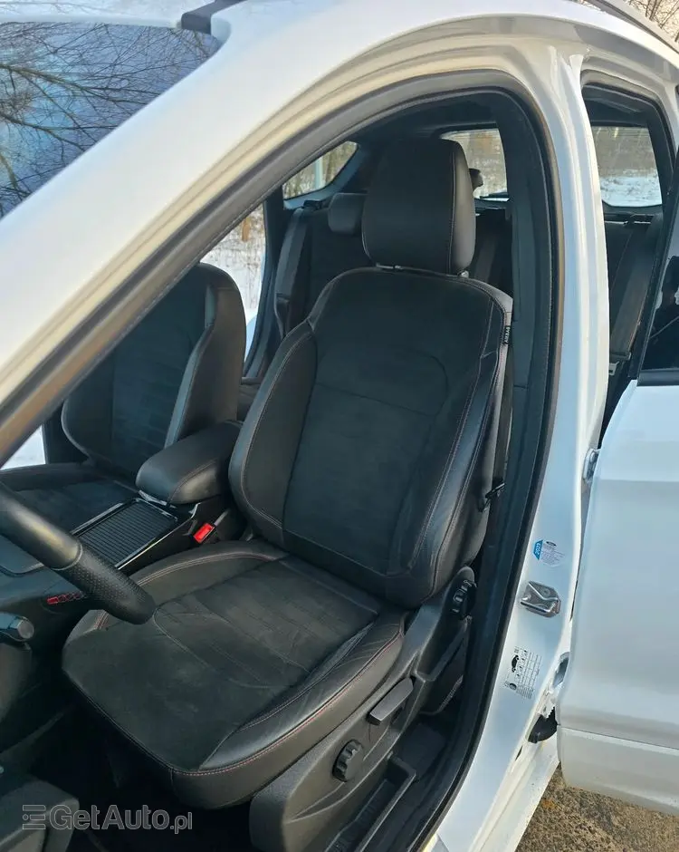 FORD Kuga 2.0 TDCi 2x4 ST-Line