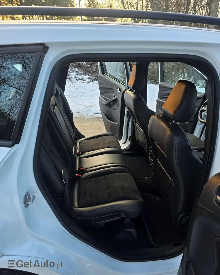 FORD Kuga 2.0 TDCi 2x4 ST-Line