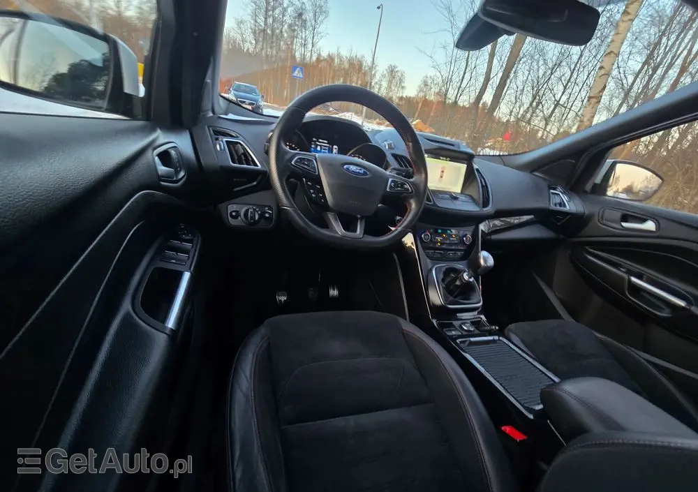 FORD Kuga 2.0 TDCi 2x4 ST-Line