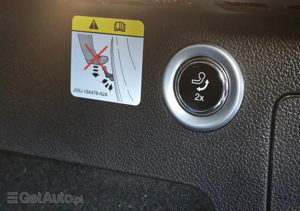 FORD Kuga 2.0 TDCi 2x4 ST-Line