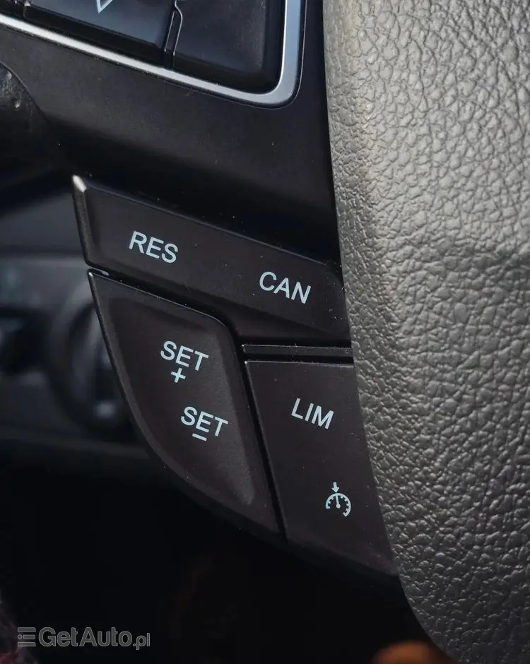 FORD Kuga 2.0 TDCi 2x4 ST-Line