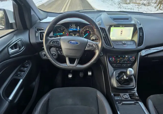 FORD Kuga 2.0 TDCi 2x4 ST-Line