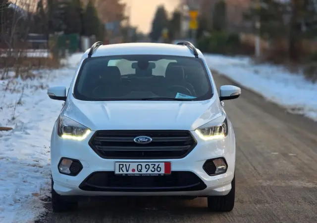 FORD Kuga 2.0 TDCi 2x4 ST-Line