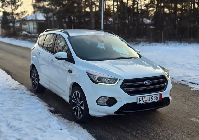 FORD Kuga 2.0 TDCi 2x4 ST-Line