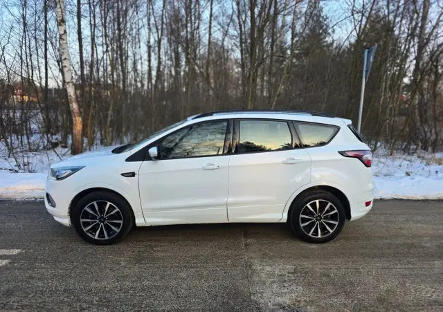 FORD Kuga 2.0 TDCi 2x4 ST-Line