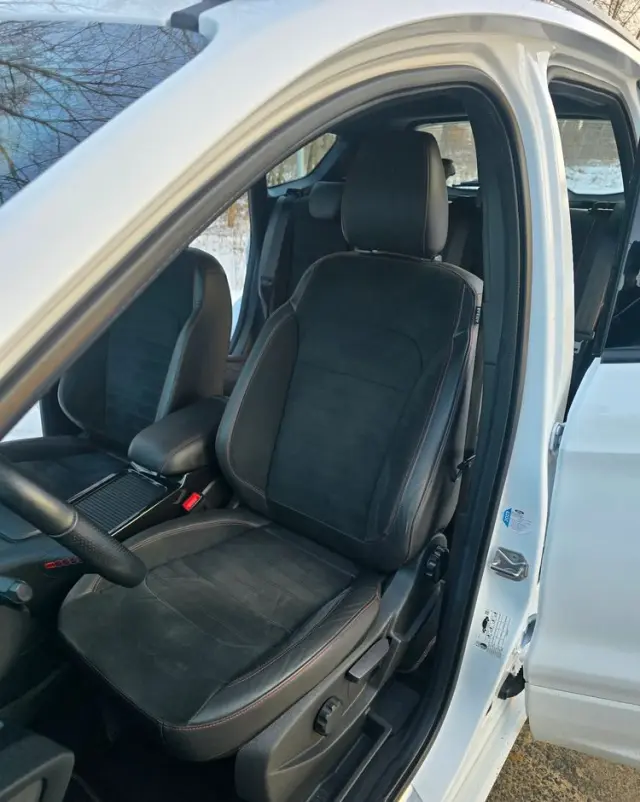 FORD Kuga 2.0 TDCi 2x4 ST-Line