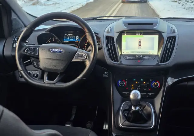 FORD Kuga 2.0 TDCi 2x4 ST-Line