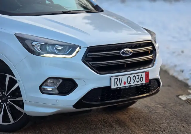 FORD Kuga 2.0 TDCi 2x4 ST-Line