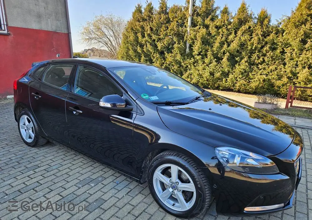 VOLVO V40 T4 Kinetic