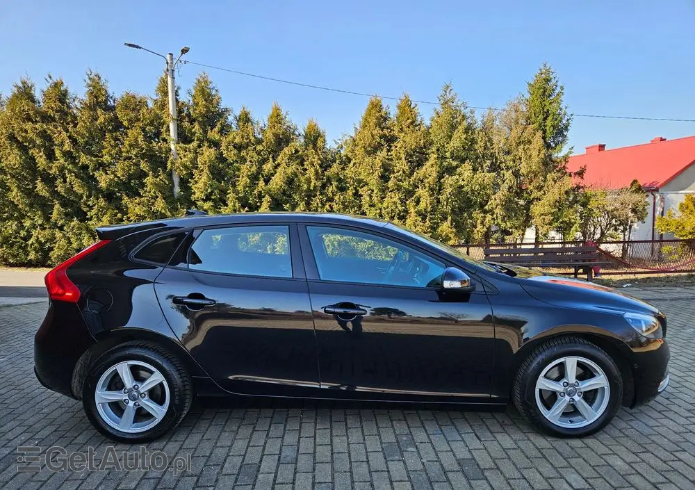 VOLVO V40 T4 Kinetic