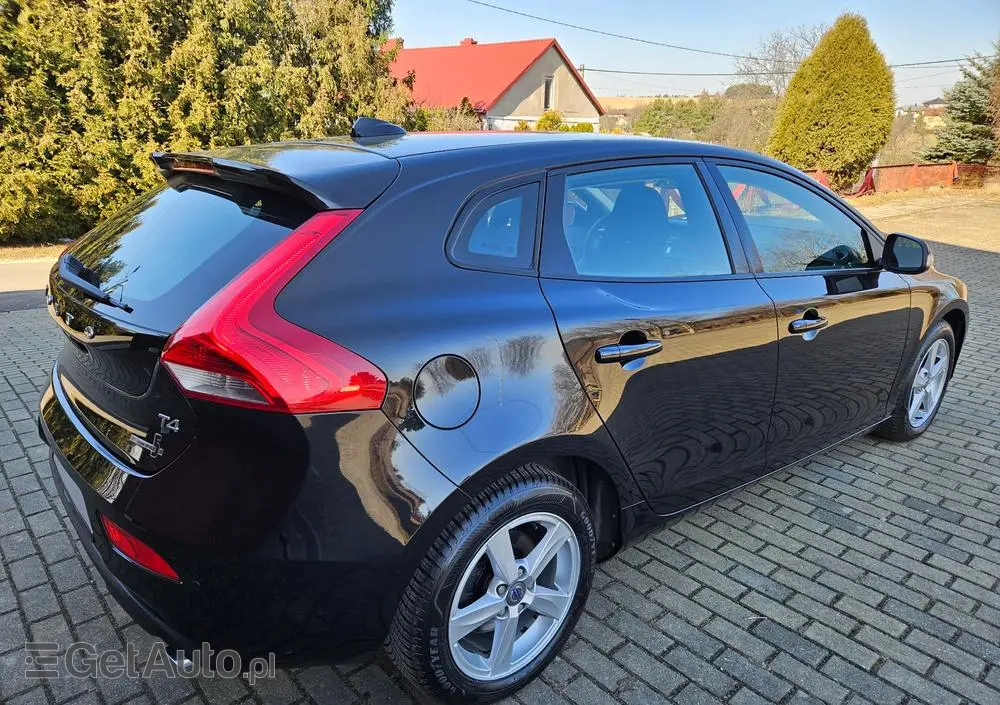 VOLVO V40 T4 Kinetic
