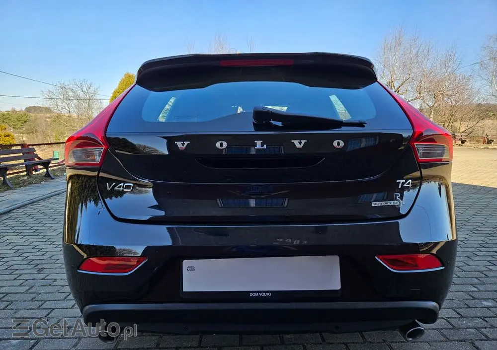VOLVO V40 T4 Kinetic