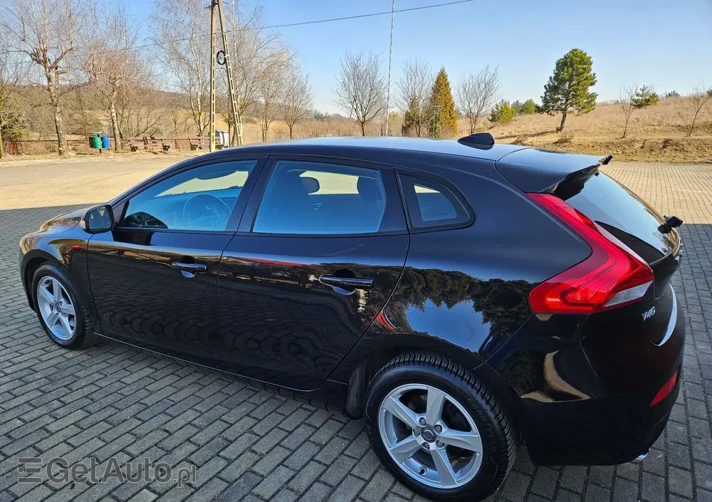 VOLVO V40 T4 Kinetic