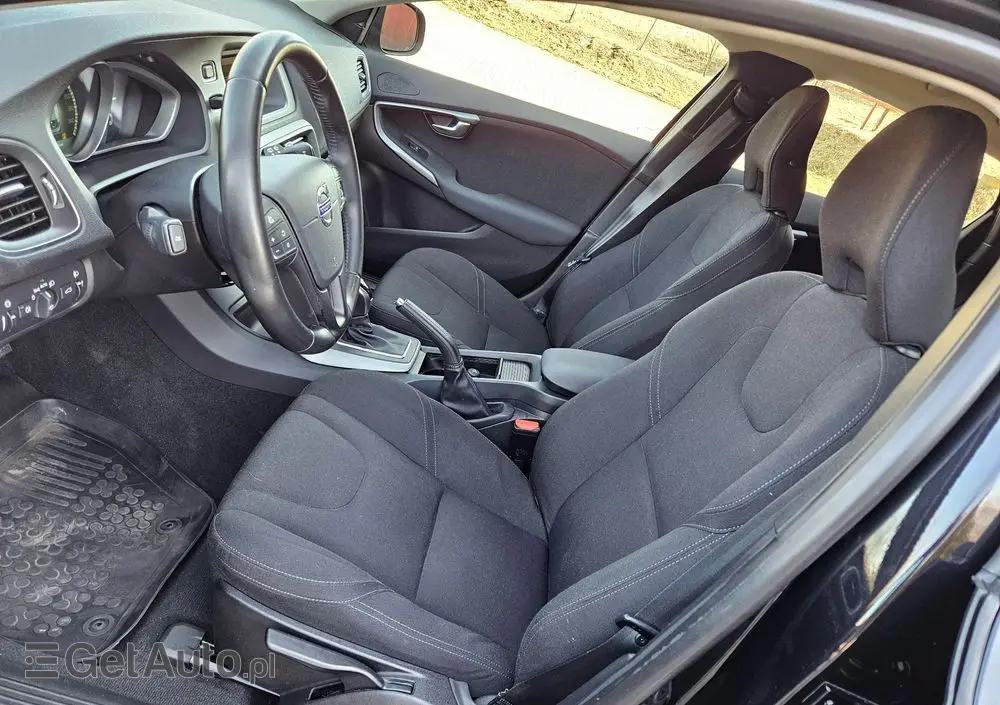 VOLVO V40 T4 Kinetic